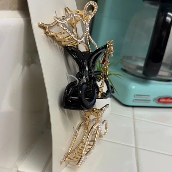 Gold and Black Bow Hair Clip Set - Picture 6 of 7